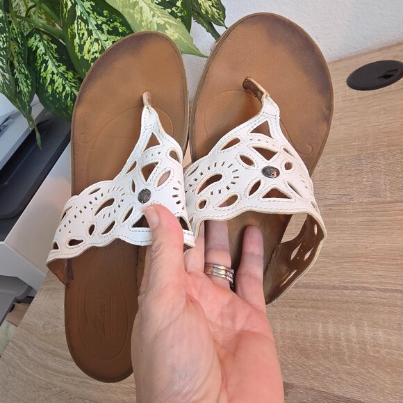 Sandals - Size 9 - Picture 6 of 8